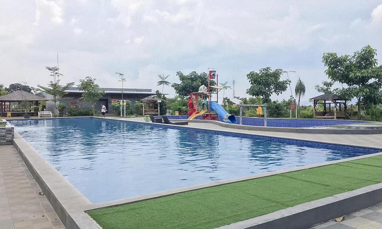 Hotel Reddoorz Near Wisata Paribendo Lawang Exterior foto